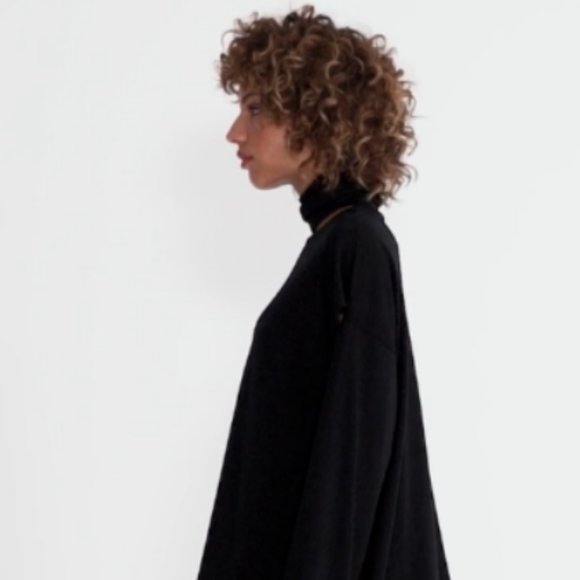 Austrian Luxury WOLFORD Softwood Virgin Wool Long Pullover in Black MSRP$550 - Picture 5 of 5